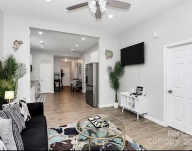 1806 Vinton Street - Photo Thumbnail 2