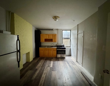 422 East 118th Street - Photo Thumbnail 3