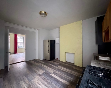 422 East 118th Street - Photo Thumbnail 4
