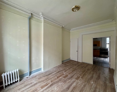 422 East 118th Street - Photo Thumbnail 2