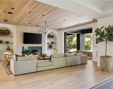 24341 Rolling View Road - Photo Thumbnail 9