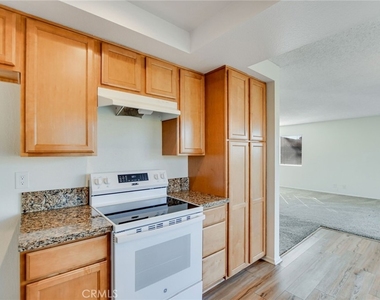 2785 Westfield Place - Photo Thumbnail 13
