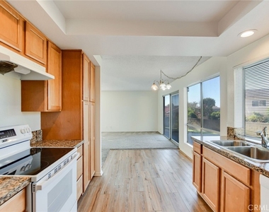 2785 Westfield Place - Photo Thumbnail 12