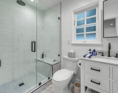 751 Westholme Avenue - Photo Thumbnail 16