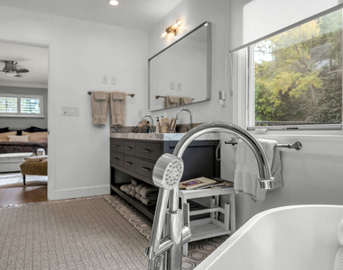 751 Westholme Avenue - Photo Thumbnail 32