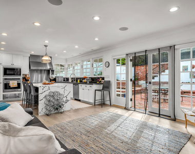 751 Westholme Avenue - Photo Thumbnail 10