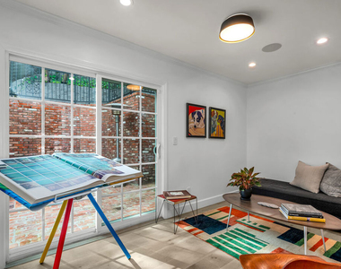 751 Westholme Avenue - Photo Thumbnail 14