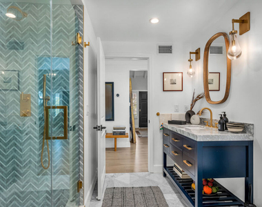 751 Westholme Avenue - Photo Thumbnail 8