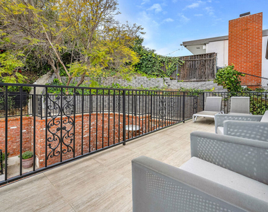 751 Westholme Avenue - Photo Thumbnail 35
