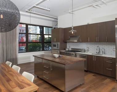 1645 Vine Street - Photo Thumbnail 11