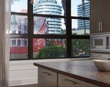 1645 Vine Street - Photo Thumbnail 12