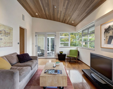 1625 N Crescent Heights Boulevard - Photo Thumbnail 20
