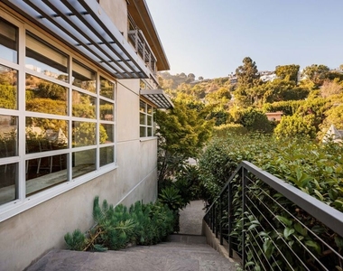 1625 N Crescent Heights Boulevard - Photo Thumbnail 30