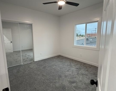 8624 Graham Avenue - Photo Thumbnail 6