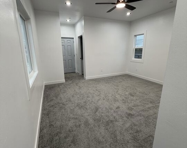 8624 Graham Avenue - Photo Thumbnail 12