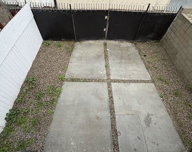 8624 Graham Avenue - Photo Thumbnail 10