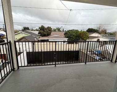 8624 Graham Avenue - Photo Thumbnail 9
