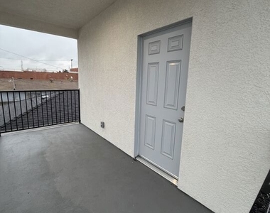 8624 Graham Avenue - Photo Thumbnail 16