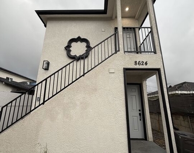 8624 Graham Avenue - Photo Thumbnail 9