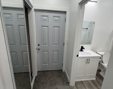 8624 Graham Avenue - Photo Thumbnail 13