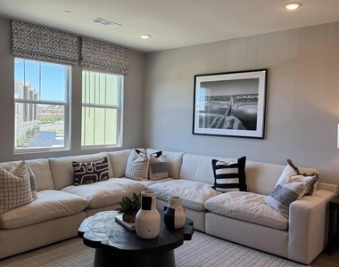 504 Lotus Drive - Photo Thumbnail 2