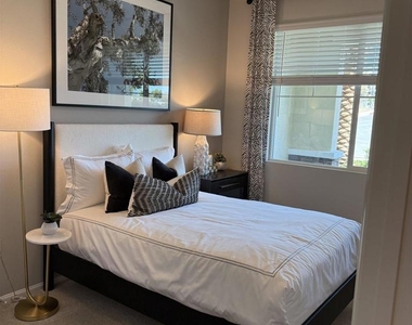 504 Lotus Drive - Photo Thumbnail 3