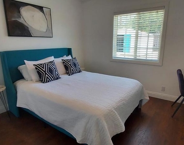 2250 Magnolia Street - Photo Thumbnail 8