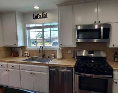 2250 Magnolia Street - Photo Thumbnail 4