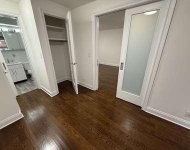 East 56th Street - Photo Thumbnail 6