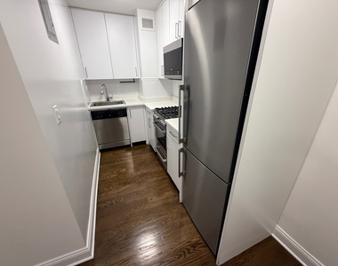 East 56th Street - Photo Thumbnail 3