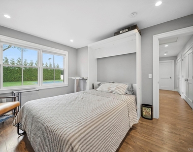37 Maryland Boulevard - Photo Thumbnail 2