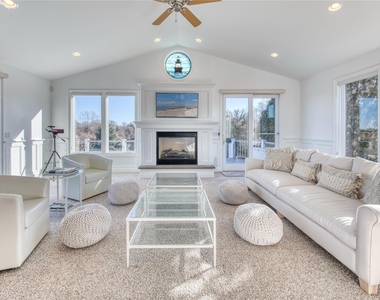 300 Latham Lane - Photo Thumbnail 3