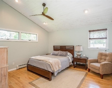 215 Northfield Lane - Photo Thumbnail 11