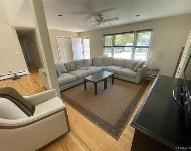 215 Northfield Lane - Photo Thumbnail 7
