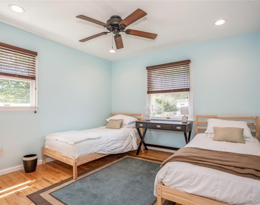 215 Northfield Lane - Photo Thumbnail 10