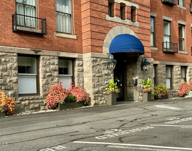 77 Van Dam Street - Photo Thumbnail 1