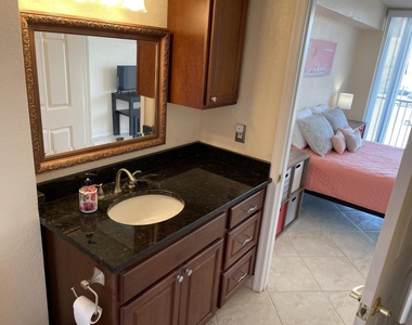 1801 N Flagler Drive - Photo Thumbnail 10
