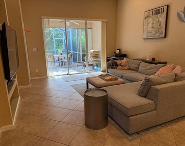 328 W Coral Trace Circle - Photo Thumbnail 8