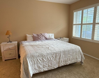 328 W Coral Trace Circle - Photo Thumbnail 4