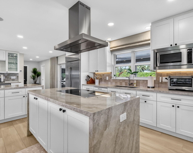 937 Sw 34th Court - Photo Thumbnail 7