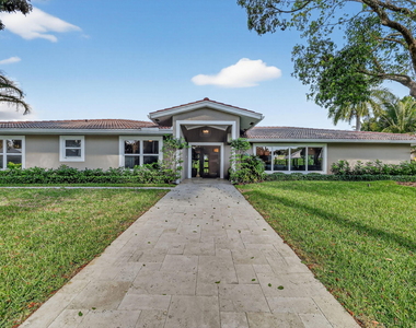 937 Sw 34th Court - Photo Thumbnail 2