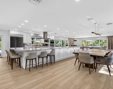 937 Sw 34th Court - Photo Thumbnail 4