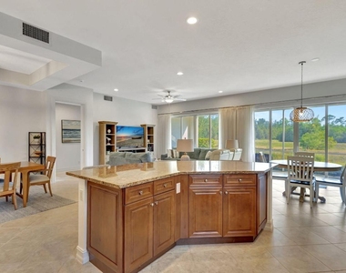 10156 N Orchid Reserve Drive - Photo Thumbnail 15
