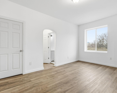 3295 Rochester Street - Photo Thumbnail 3
