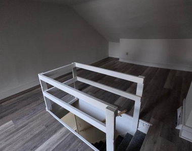 525 E Market Street - Photo Thumbnail 15