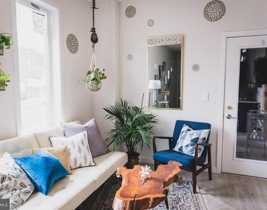 4537 Wayne Avenue - Photo Thumbnail 3