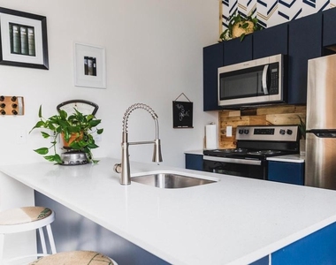 4537 Wayne Avenue - Photo Thumbnail 5