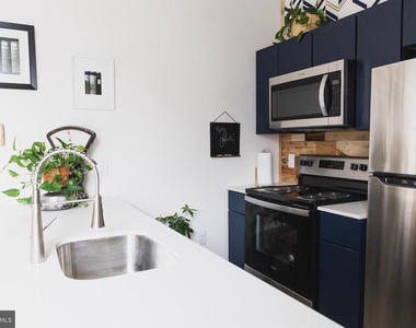 4537 Wayne Avenue - Photo Thumbnail 6