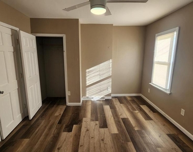 108 E Pacific Avenue - Photo Thumbnail 17