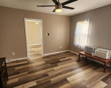 108 E Pacific Avenue - Photo Thumbnail 9